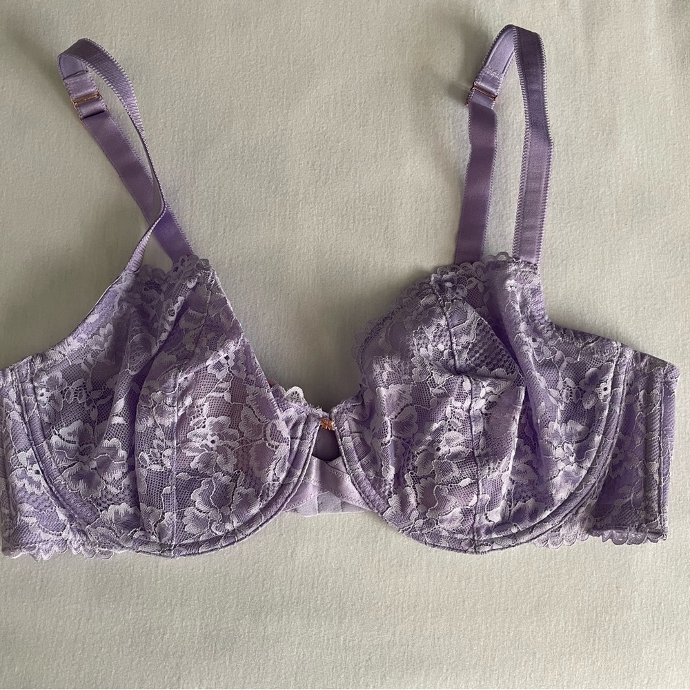 Lace Underwire Bra in Lavender